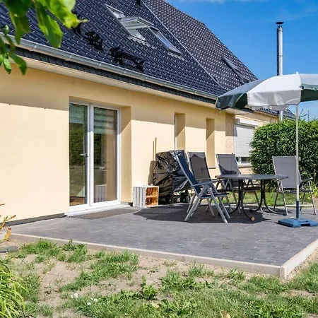 Ferienwohnung-storchennest アパート Vipperow